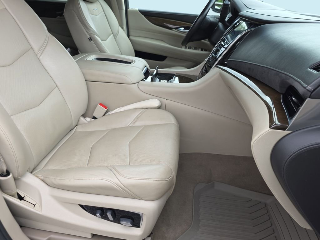 Used 2020 Crystal White Tricoat Cadillac Luxury image 40