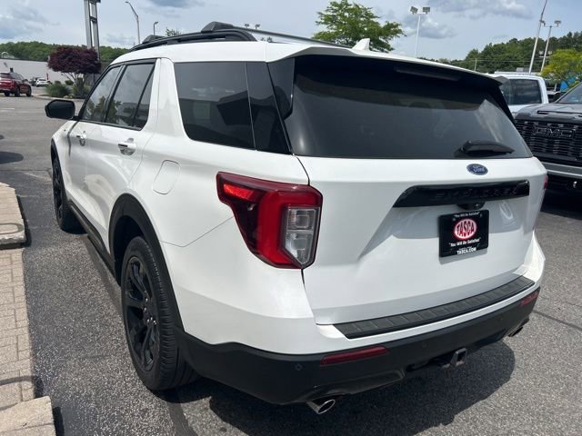 Used 2023 Star White Metallic Tri Coat Ford ST-Line image 5