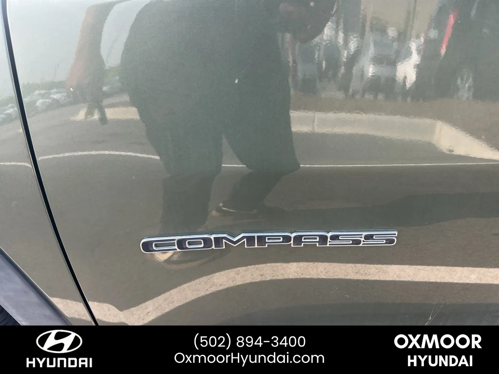 Used 2021 Olive Green Pearlcoat Jeep Latitude image 5
