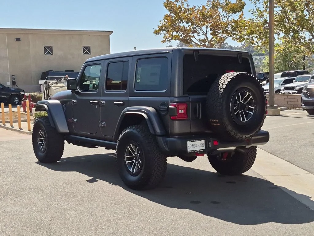 New 2026 Granite Crystal Metallic Clear-Coat Exterior Paint Jeep Rubicon X image 7