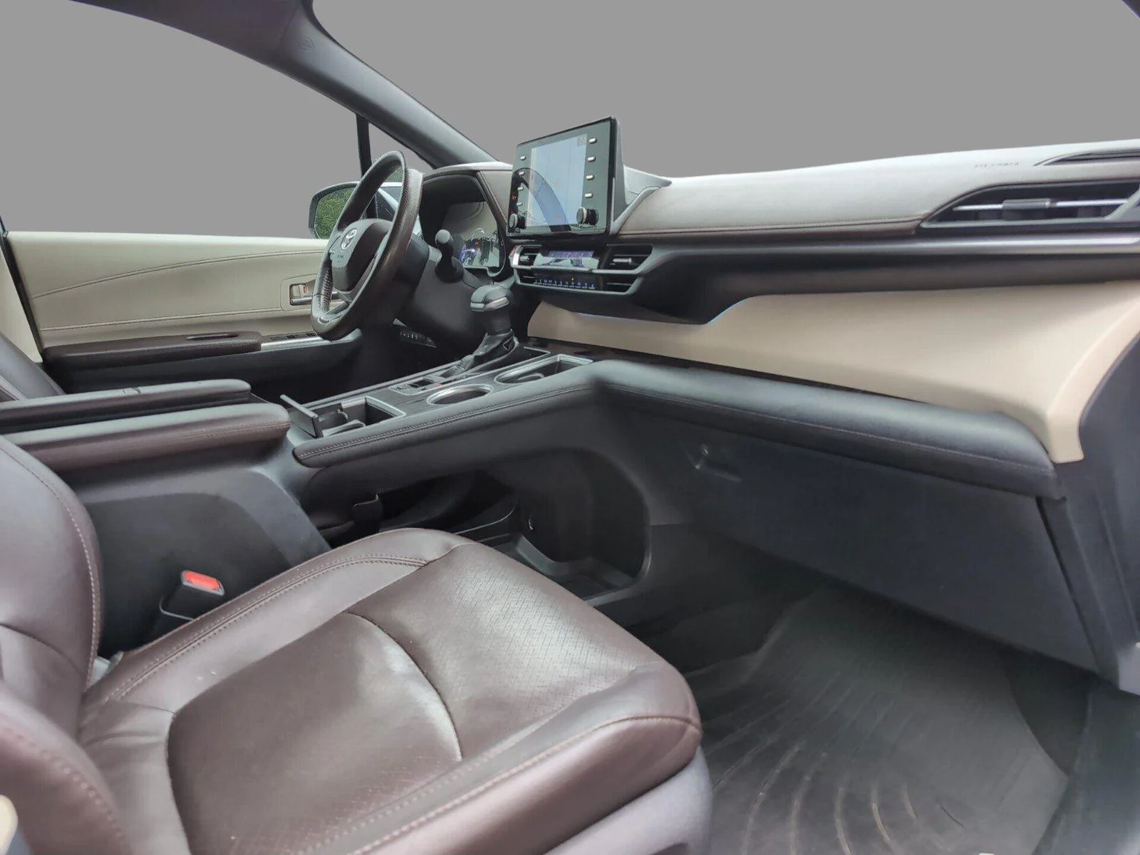 Used 2021 Celestial Silver Metallic Toyota Platinum 7-Passenger image 33