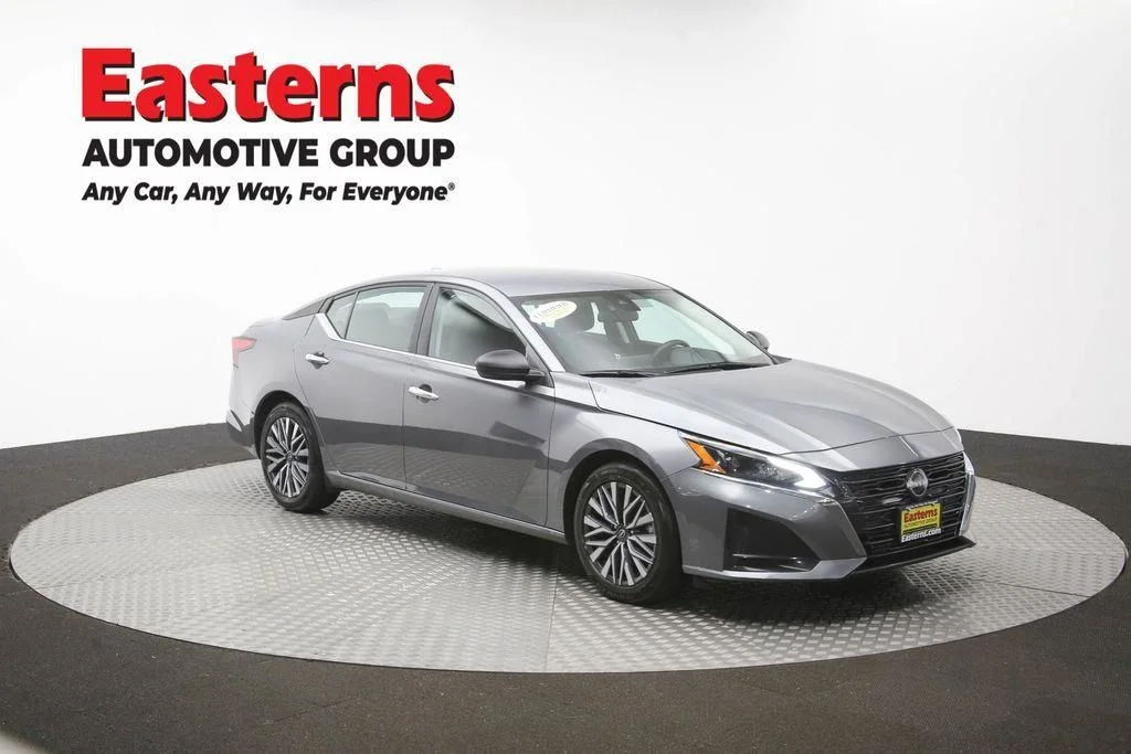 Used 2025 Gray Nissan 2.5 SV image 52