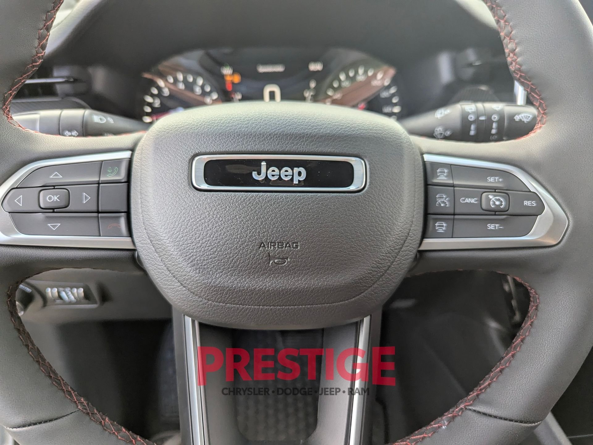 New 2026 Bright White Clear-Coat Exterior Paint Jeep Trailhawk image 14