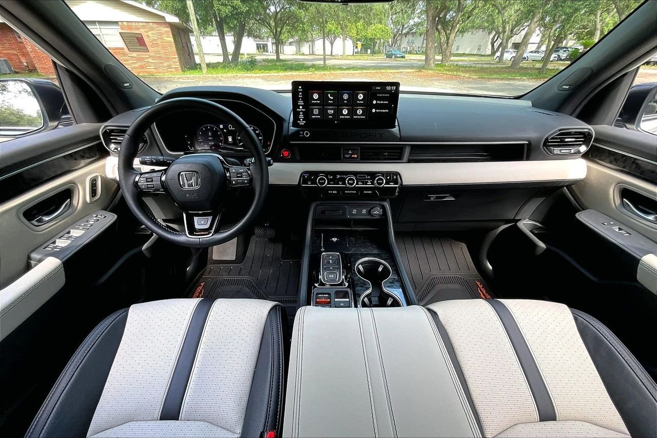 Used 2026 White Honda  image 7