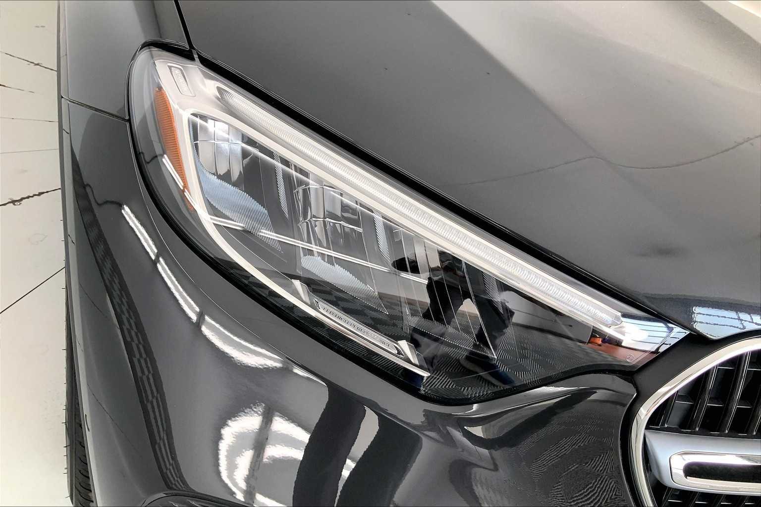 New 2026 Graphite Grey Metallic Mercedes-Benz GLC 300 image 21