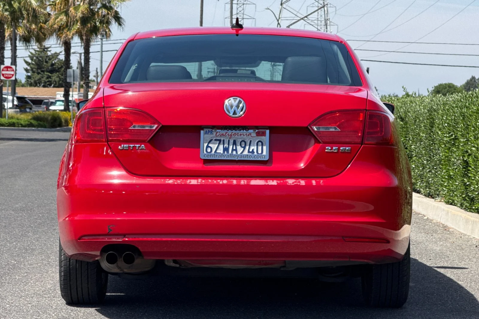 Used 2013 Red Volkswagen 2.5L SE image 5