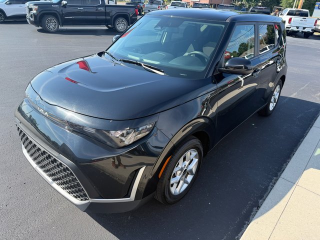 Pre-Owned 2024 Kia Soul LX FWD Hatchback