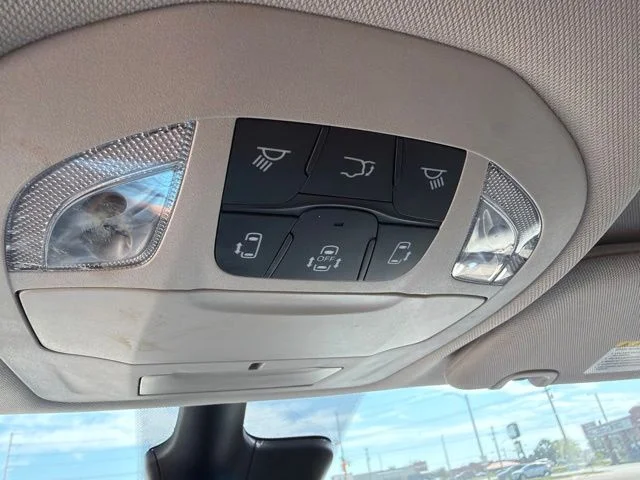 Used 2023 Velvet Red Pearlcoat Chrysler Touring L image 14