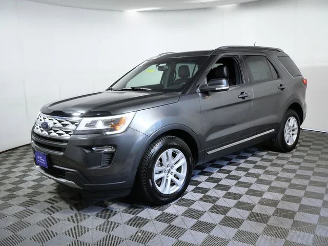 Certified Used 2018 Gray Ford XLT image 5