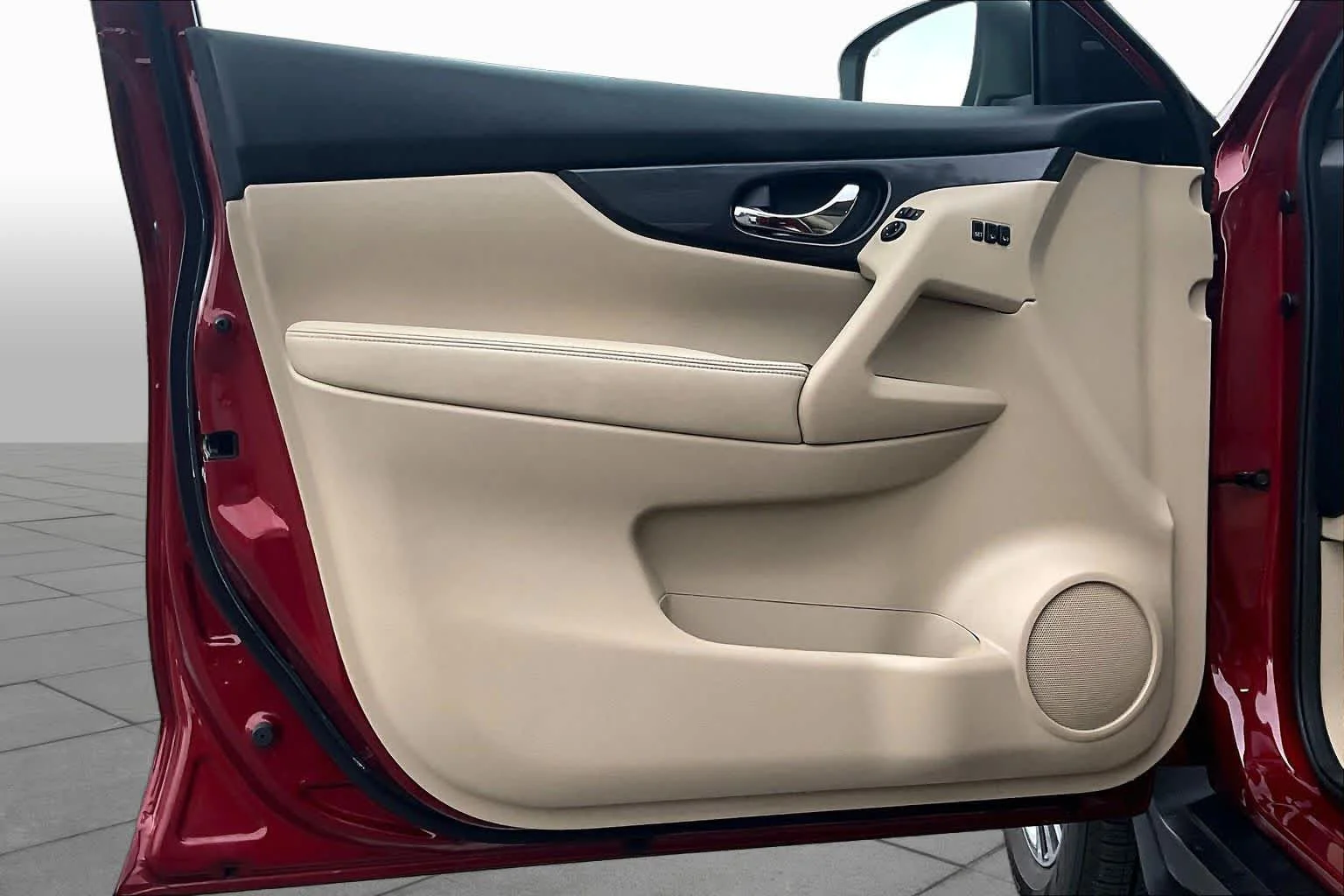 Used 2020 Scarlet Ember Tintcoat Nissan SV image 23