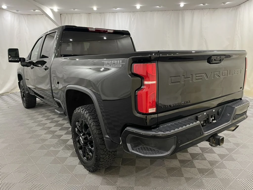 Used 2025 Black Chevrolet LT image 8