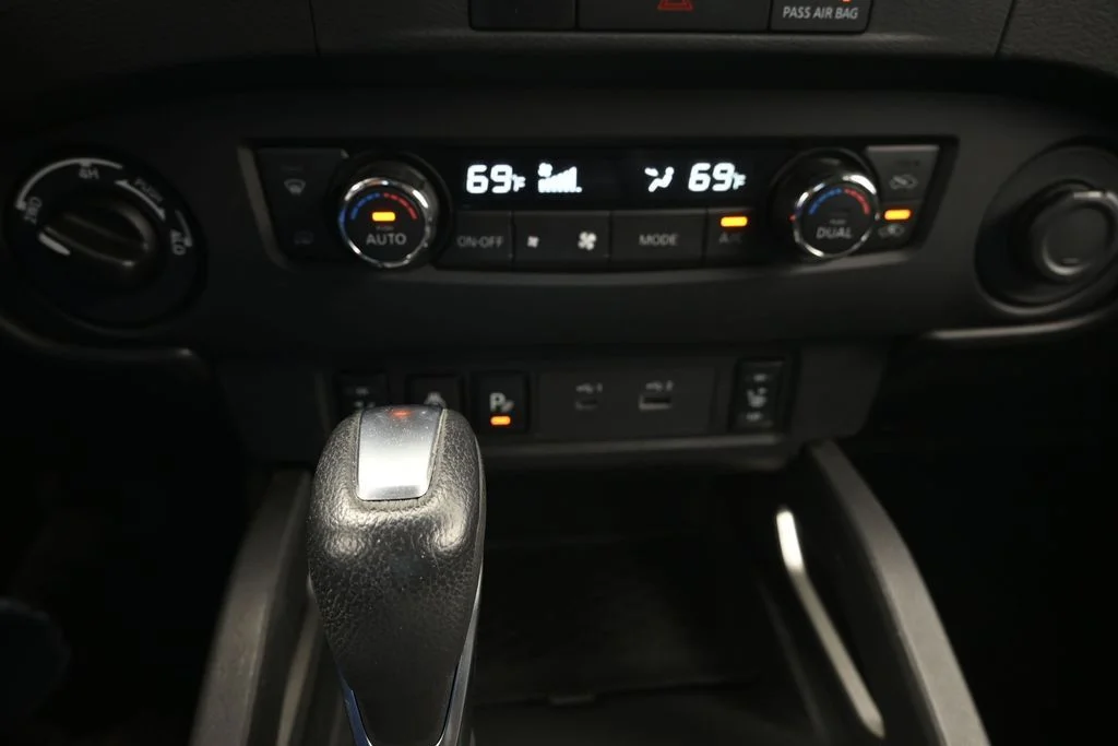 Used 2023 Blue Nissan SV image 33