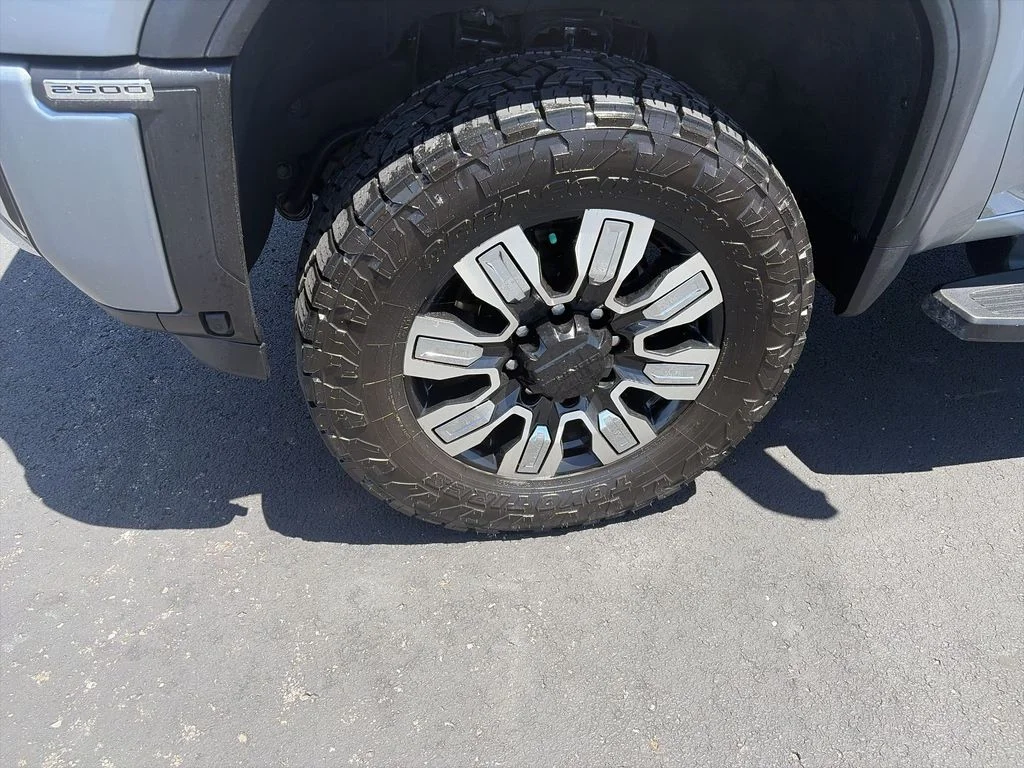 Used 2024 Silver GMC Denali image 10