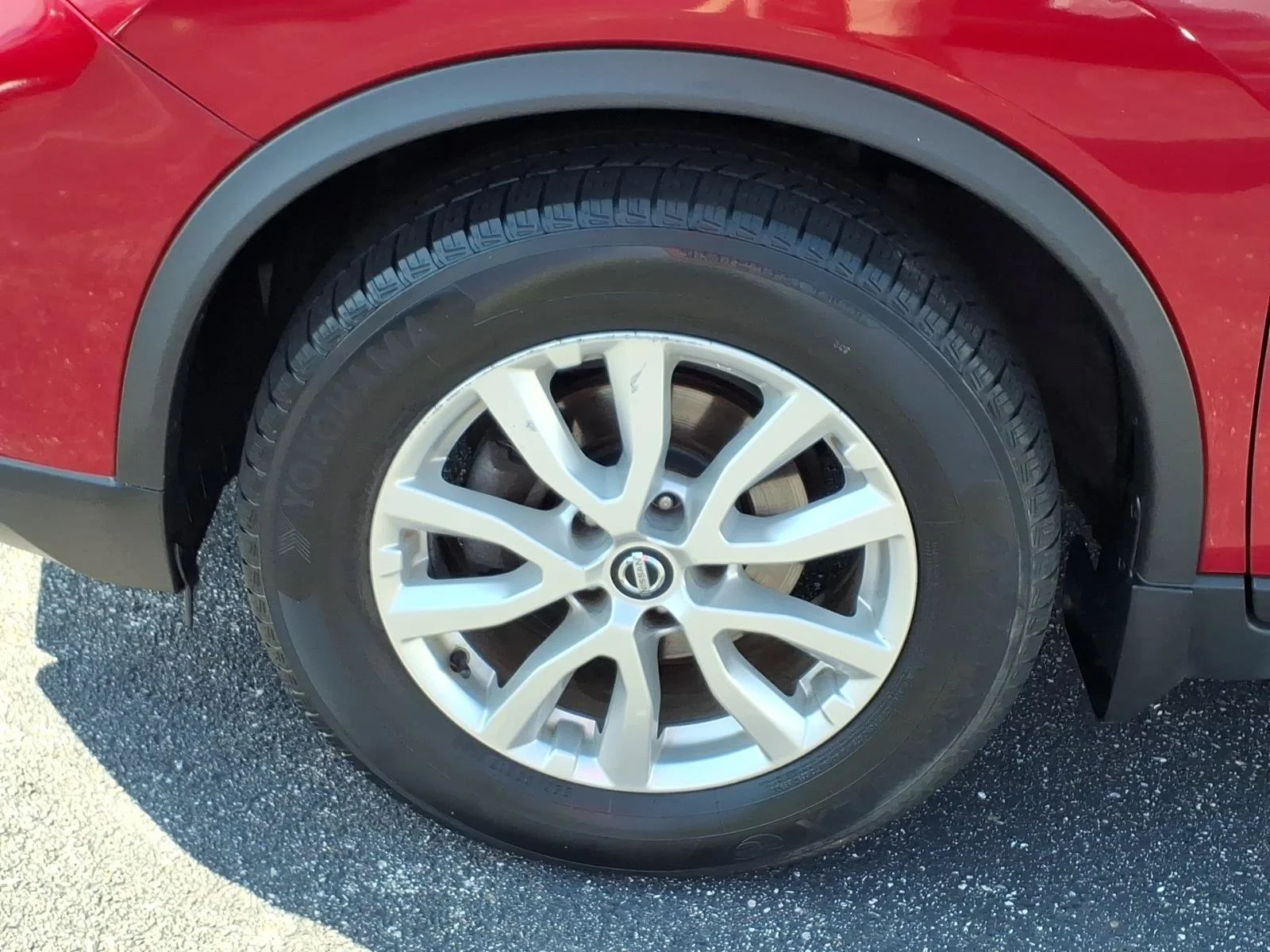 Used 2017 Palatial Ruby Nissan SV image 29