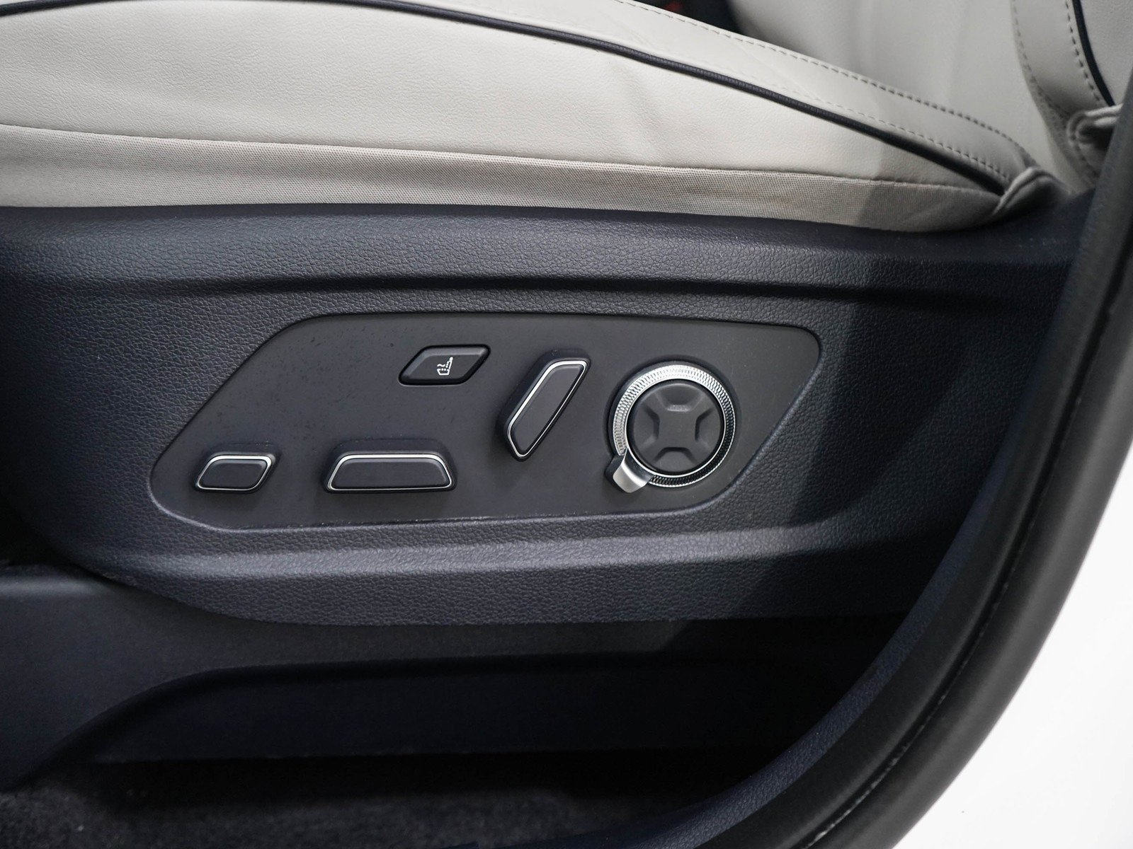 Used 2023 Hyper White Hyundai Calligraphy AWD image 28