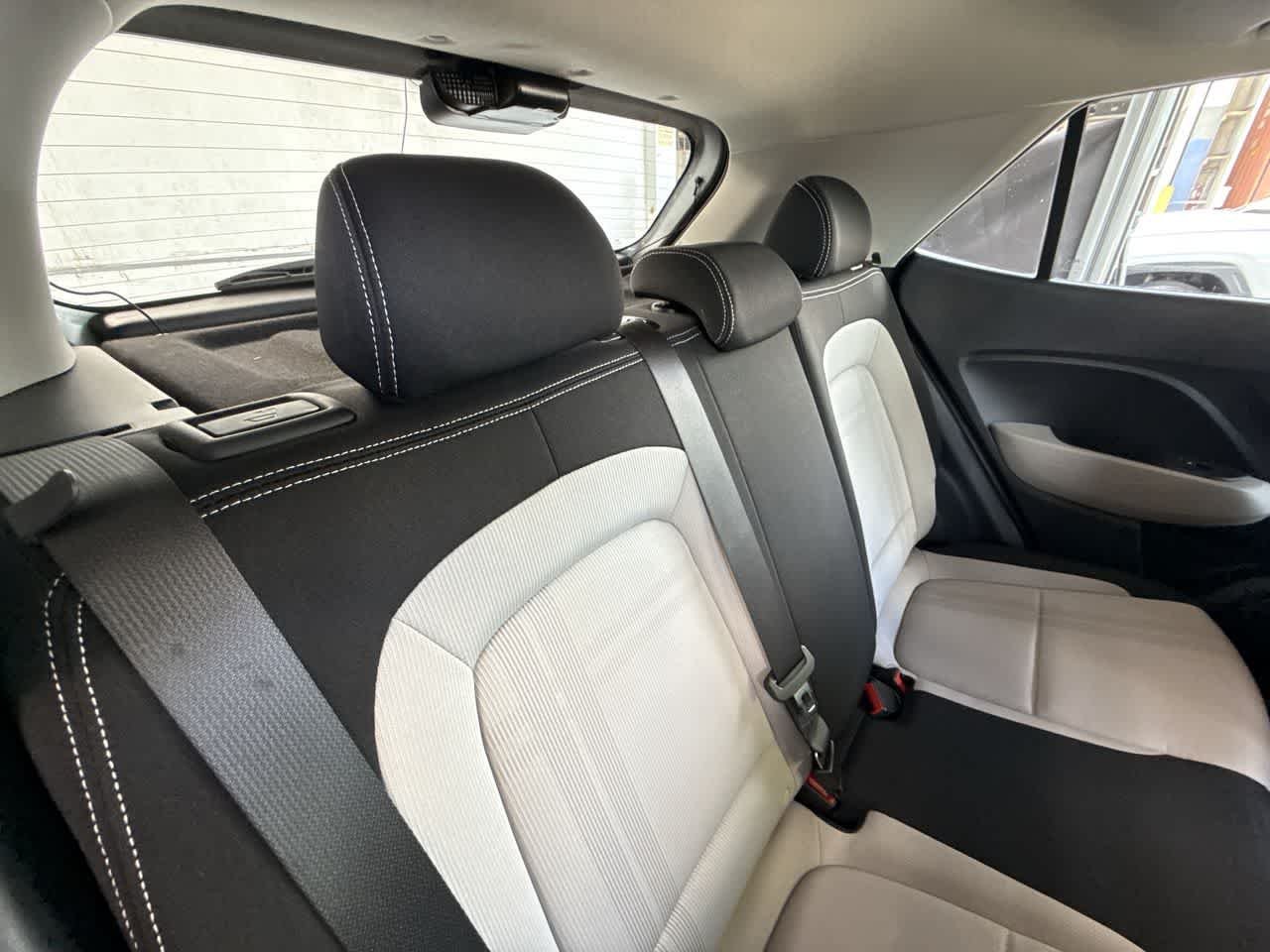 2025 Hyundai Venue SEL - Photo 26