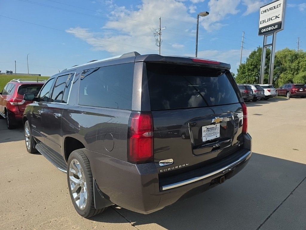 2017 Chevrolet Suburban Premier photo 4