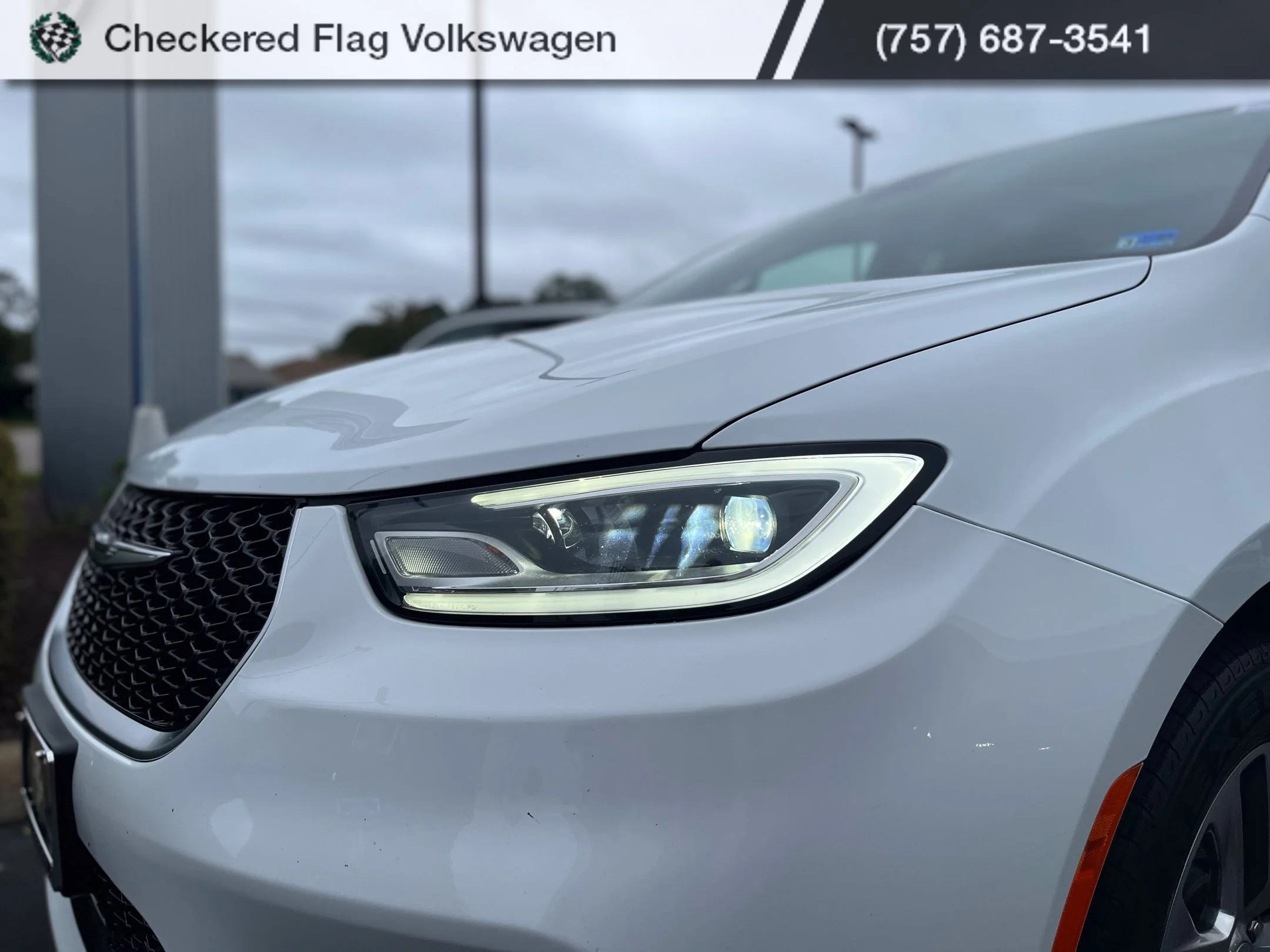 Used 2023 Bright White Clearcoat Chrysler Pinnacle image 12