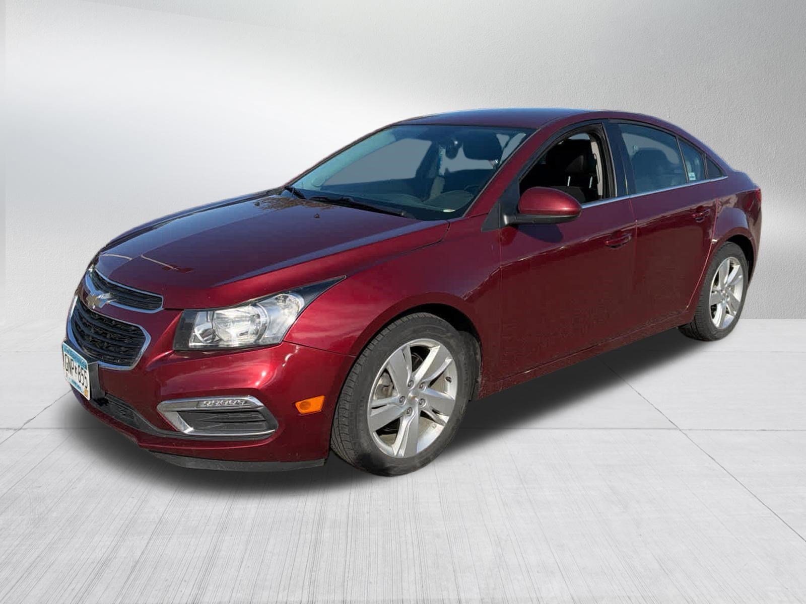 Used 2015 SIREN RED TINTCOAT Chevrolet Diesel image 3