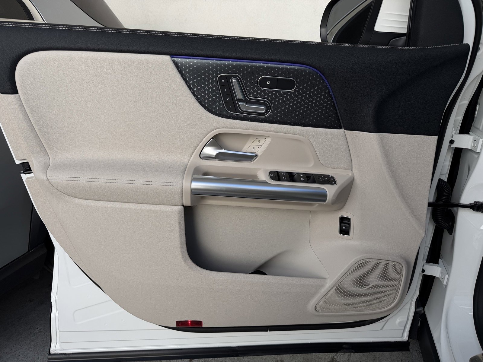 New 2026 Polar White Mercedes-Benz GLA 250 image 42