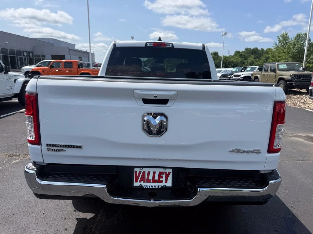 Used 2022 White Ram Big Horn/Lone Star image 5