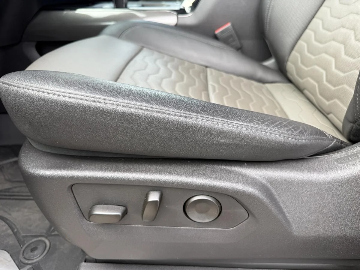 Used 2025 Black Chevrolet ZR2 image 17