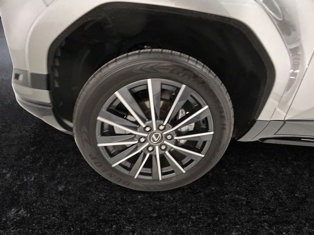 Used 2024 Silver Lexus 550 Luxury+ image 27