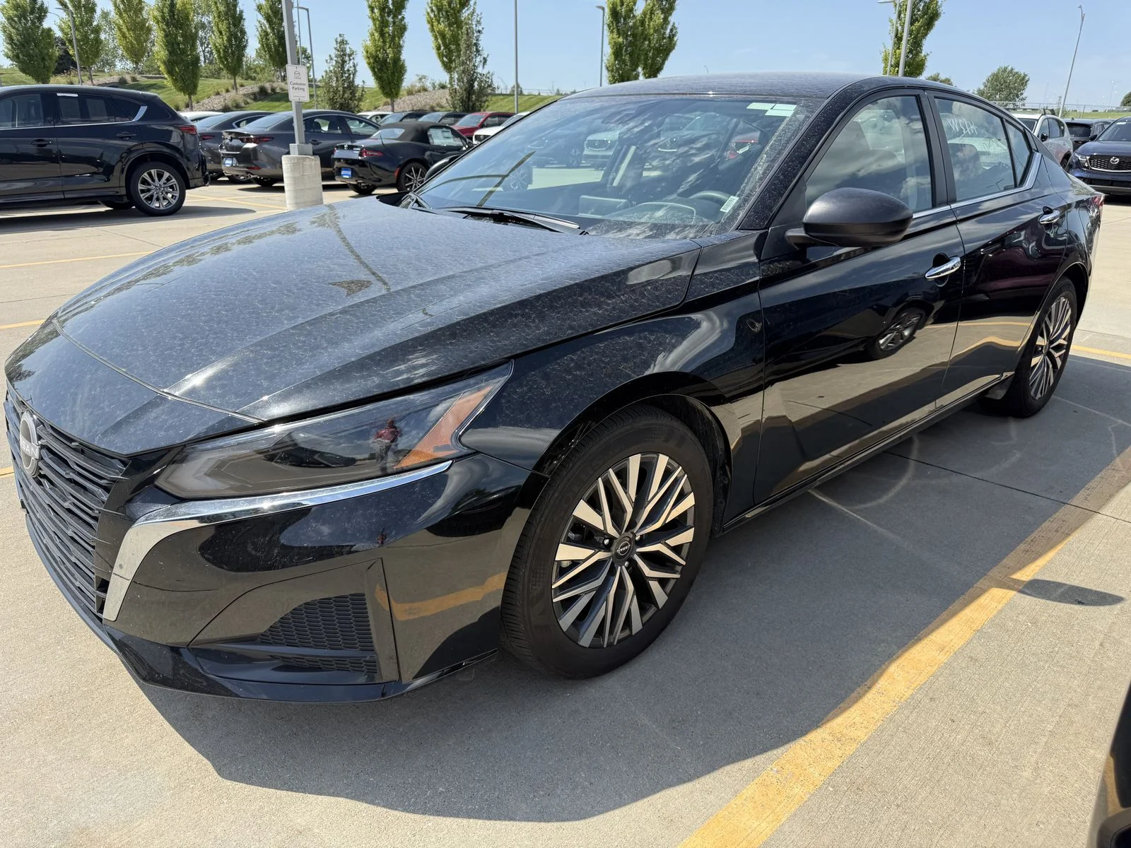 Used 2025 Black Nissan 2.5 SV image 1