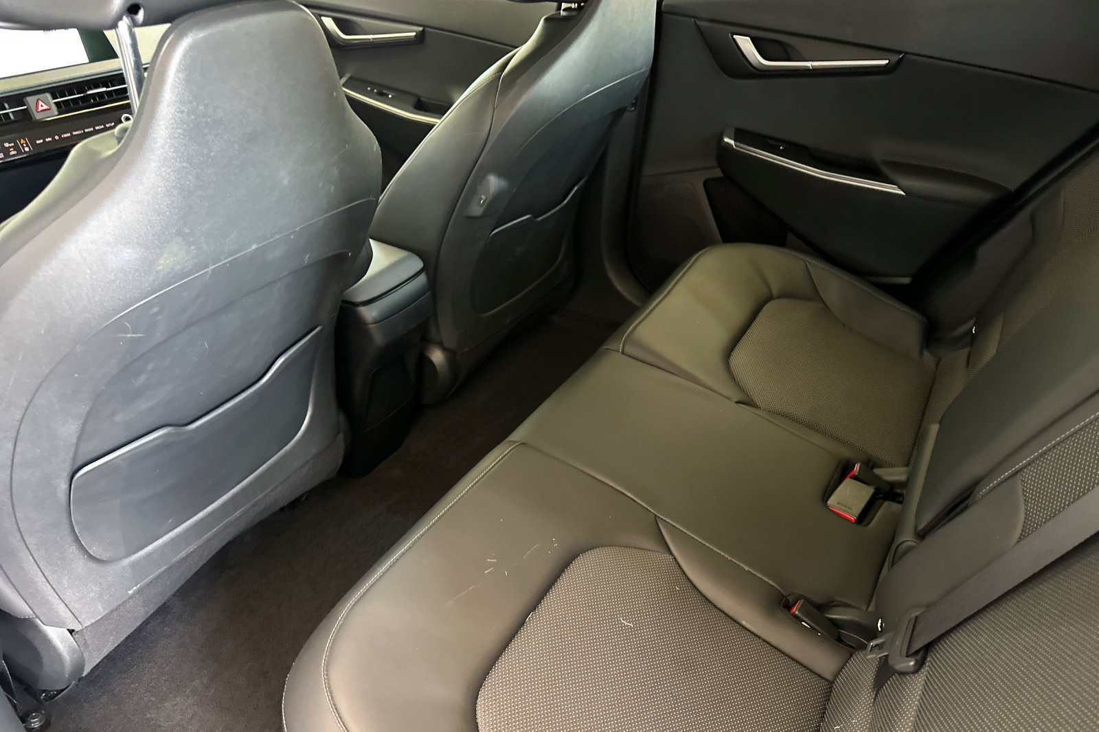 Used 2024 Blue Kia Light image 13