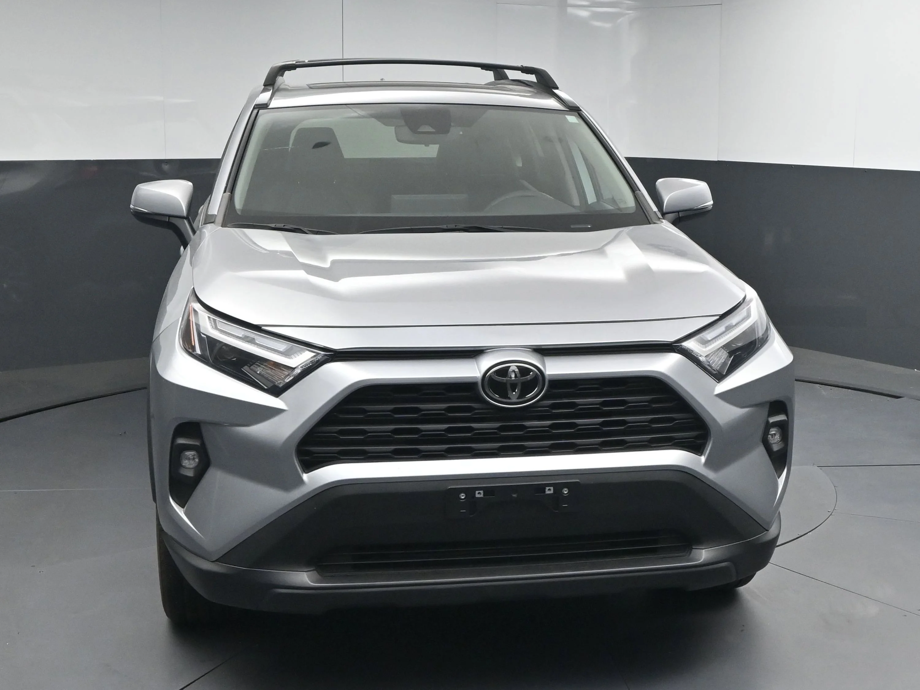 Used 2022 Silver Sky Metallic Toyota XLE Premium image 2
