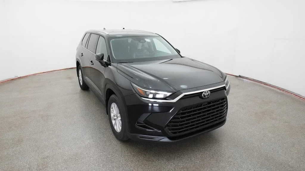 New 2026 Midnight Black Metallic Toyota XLE image 13