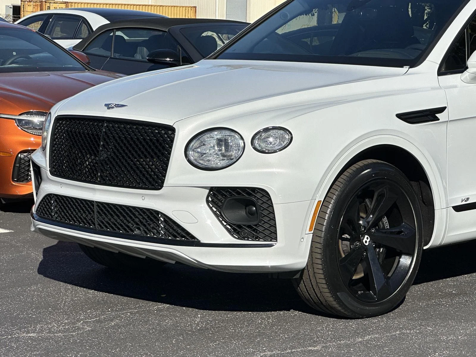 Used 2021 Ghost White Pearlescent Bentley V8 image 49