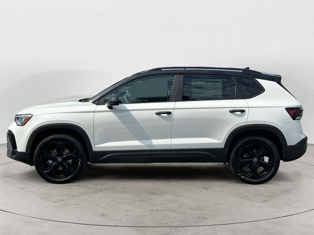 Pre-Owned 2025 Volkswagen Taos 1.5T SE Black 4D Sport Utility for