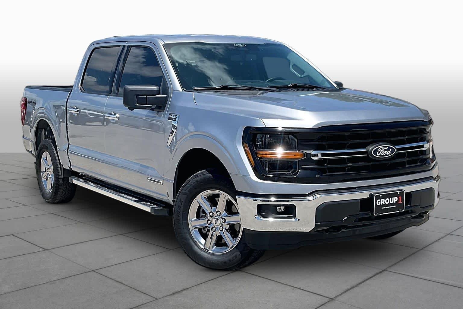 Used 2024 Iconic Silver Ford XLT image 3