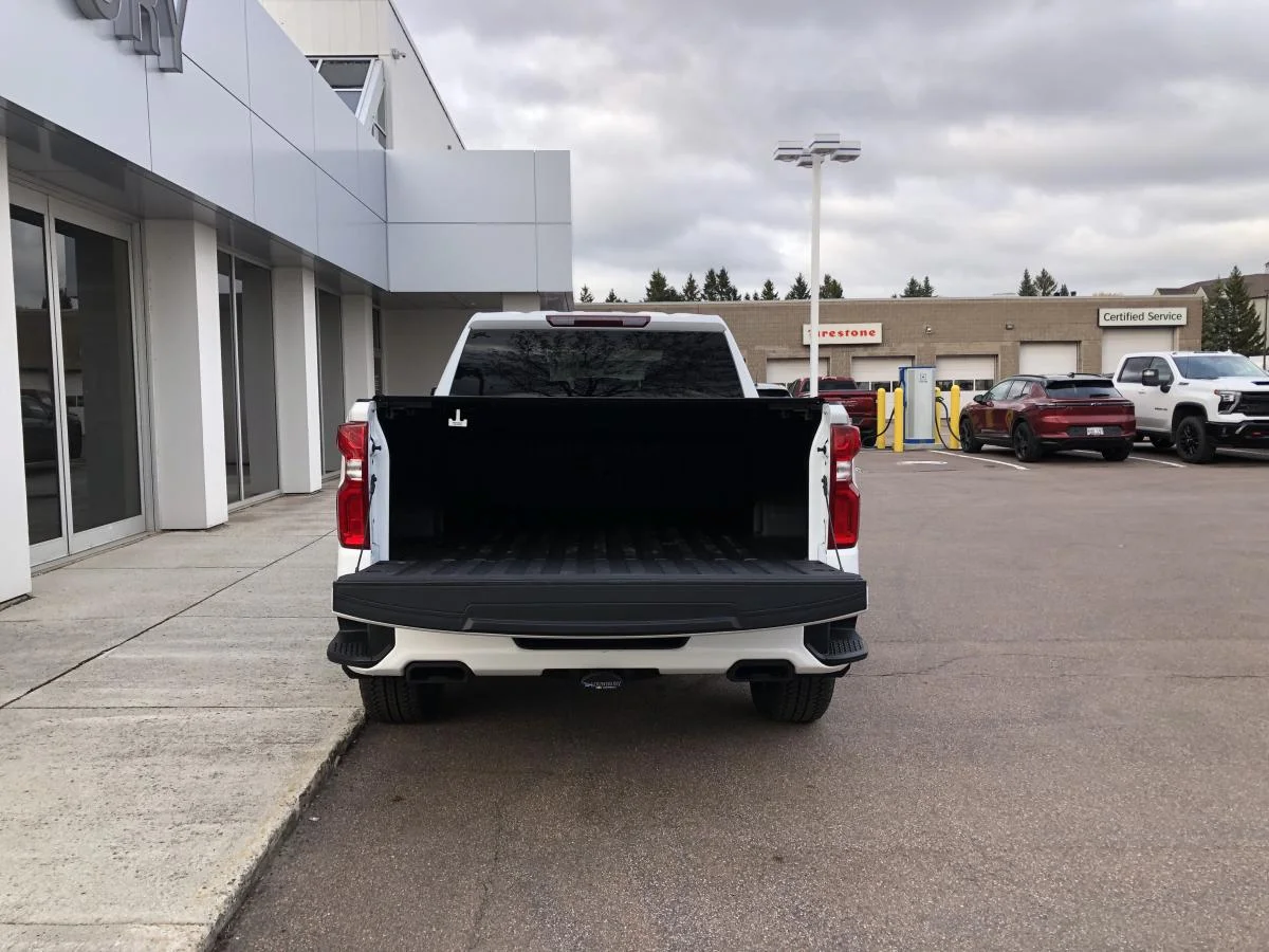 New 2026 White Chevrolet 4WD Crew Cab 157" RST image 7