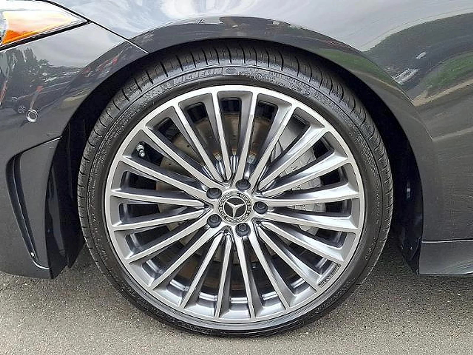 Used 2022 Obsidian Black Metallic Mercedes-Benz 4MATIC® image 28