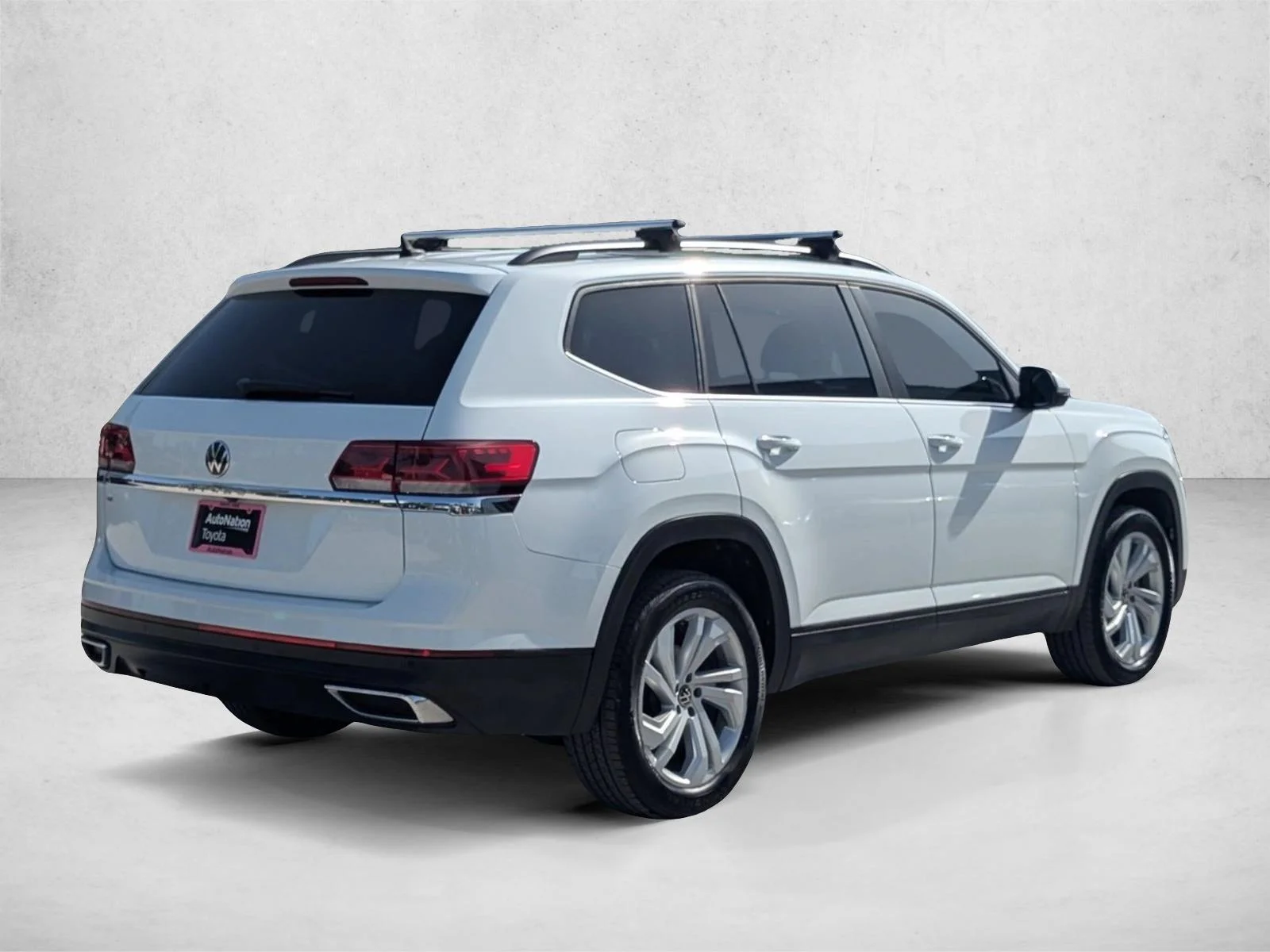 Used 2022 White Volkswagen 2.0T SE w/Technology image 5