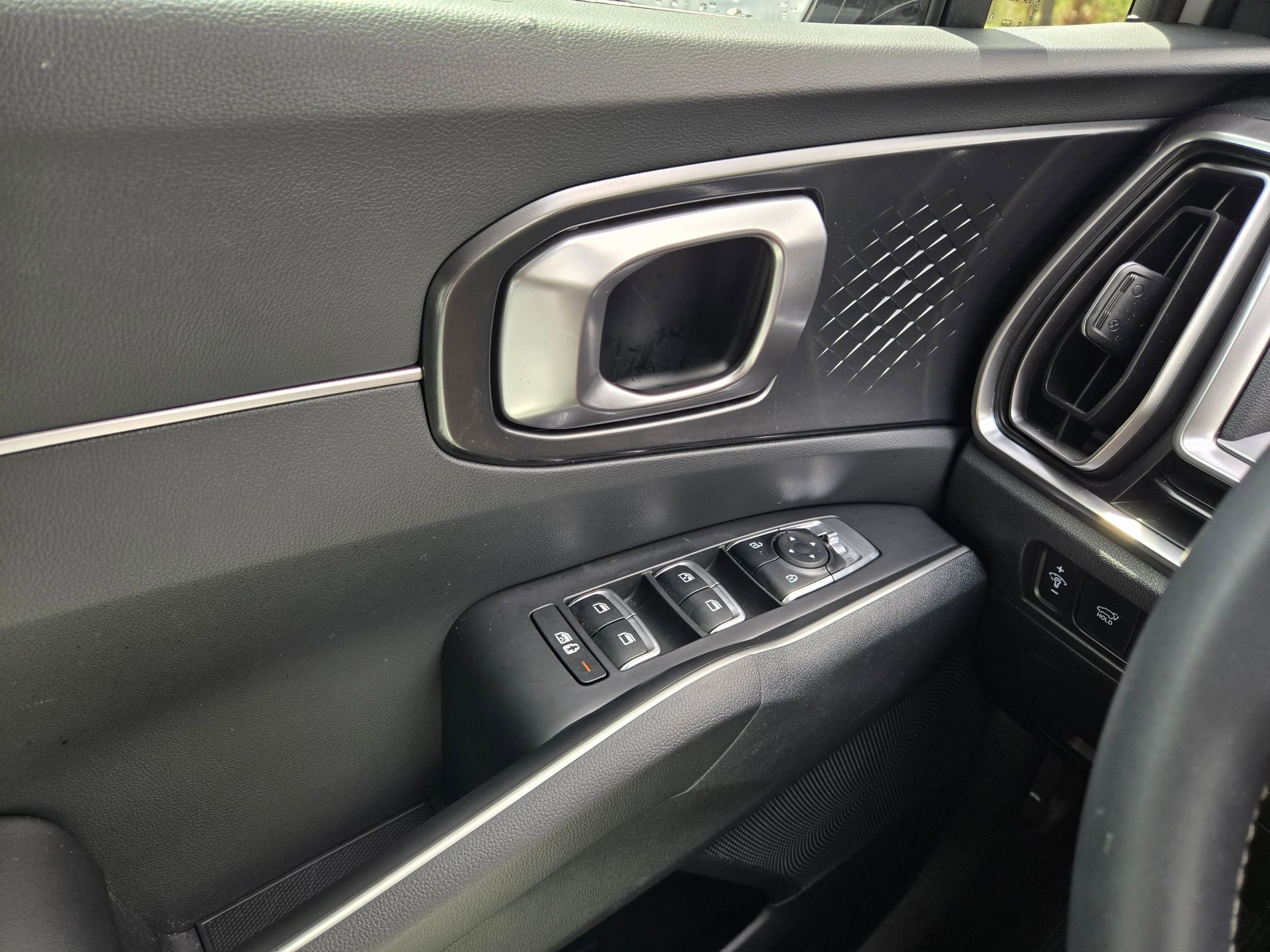 Used 2025 Glacial White Pearl Kia EX image 21