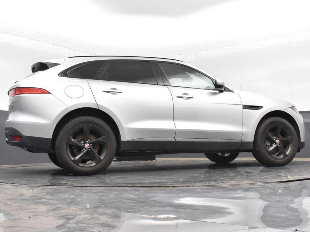 Used 2019 Silver Jaguar 25t Premium image 22