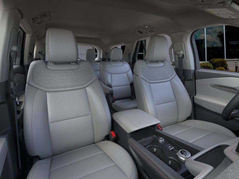 New 2026 Star White Metallic Tri-Coat Ford Active image 10