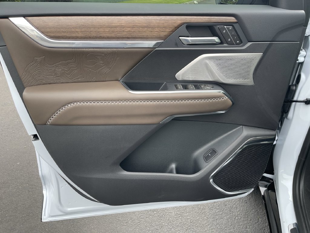2027 GMC Acadia Denali Ultimate - Photo 23