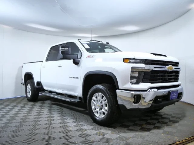 Certified Used 2025 White Chevrolet LT image 1