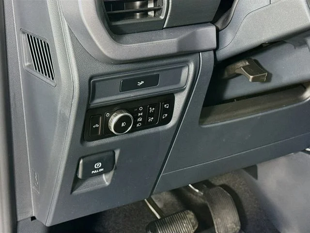 New 2026 Carbonized Gray Metallic Ford XLT image 10