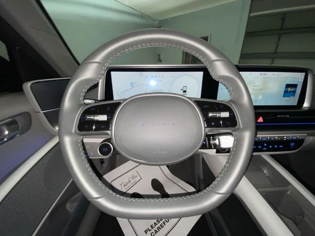 Used 2024 Black Hyundai SEL image 13