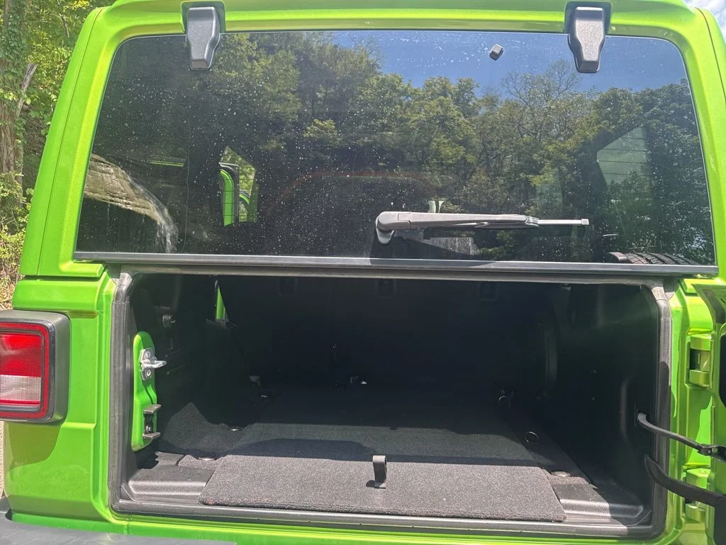 Used 2020 Green Jeep Unlimited Sahara image 29