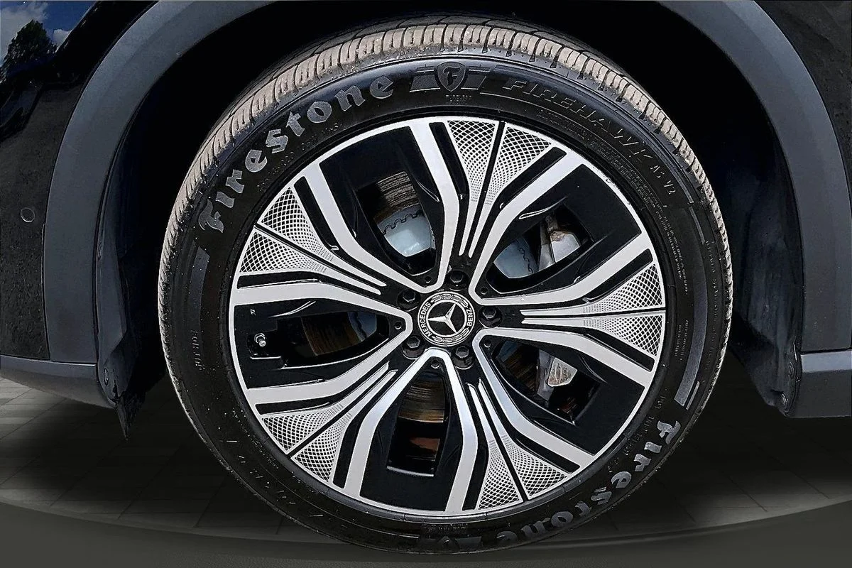Used 2023 Black Mercedes-Benz 4MATIC® image 33