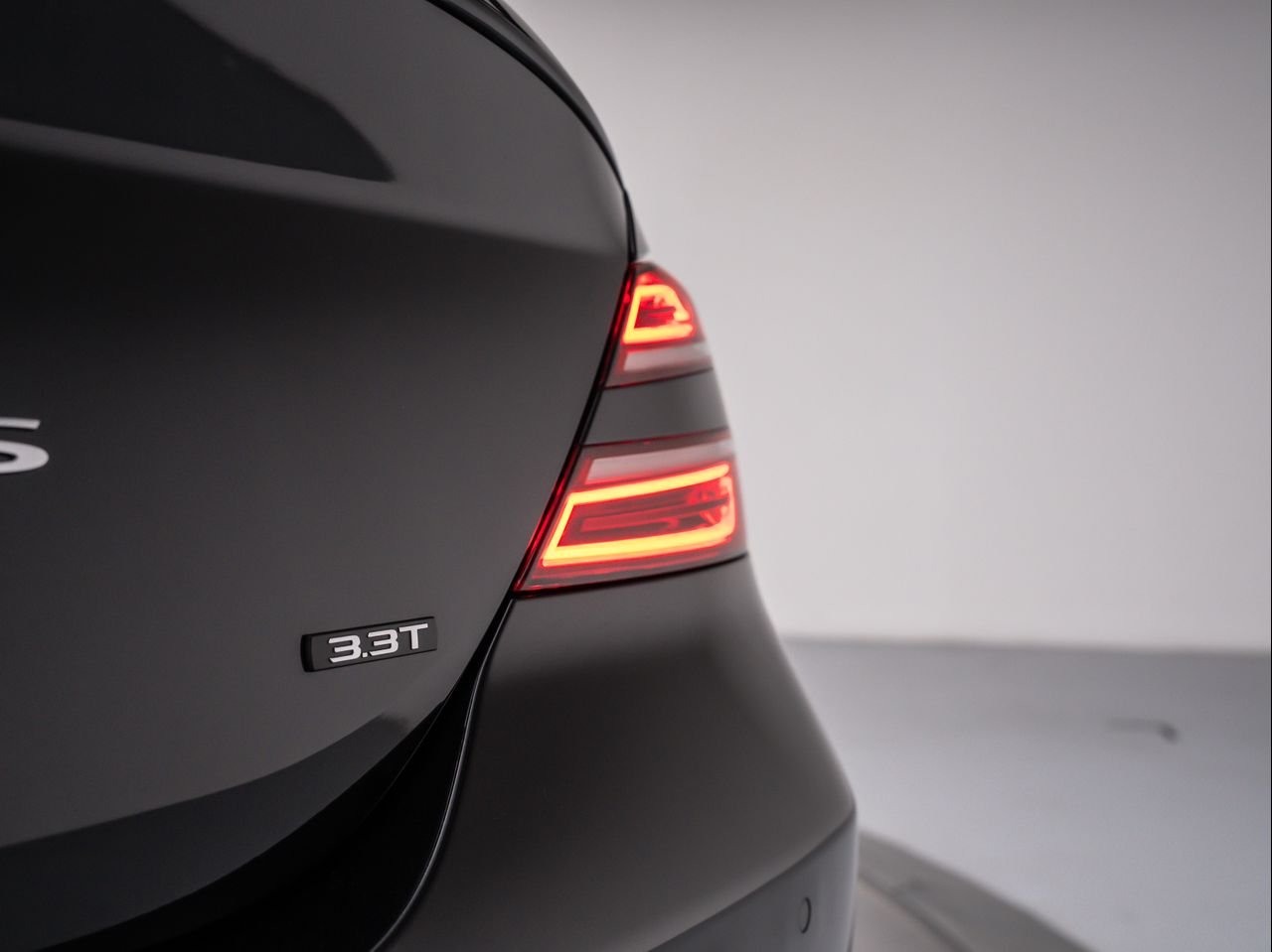 New 2026 Vik Black Genesis 3.3T SPORT PRESTIGE image 16