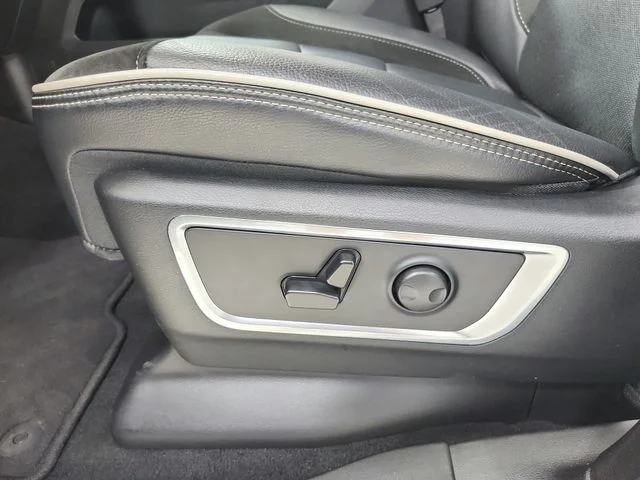 Used 2025 White Ram Laramie image 20