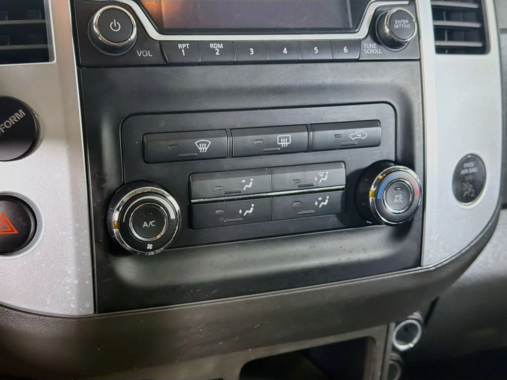 Used 2015 Blue Nissan S image 16