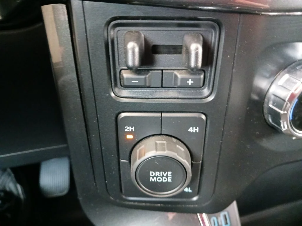 Used 2022 Blue Ford XLT image 26